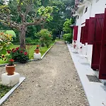 Domaine Du Cheval D Argent Bed and Breakfast Saiguede