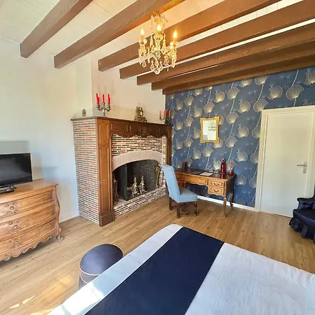 Domaine Du Cheval D Argent Bed & Breakfast Saiguede