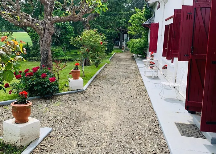 Domaine Du Cheval D Argent Bed & Breakfast Saiguede